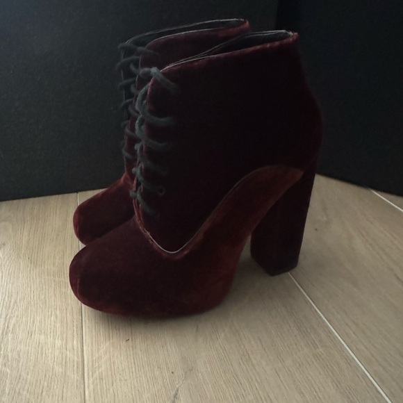 Potak burgundy lace-up platform bootie. - Picture 2 of 7